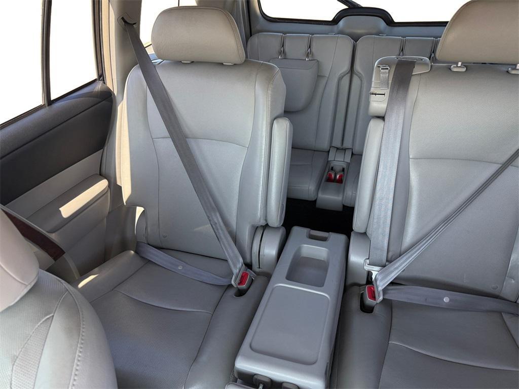 used 2013 Toyota Highlander Hybrid car, priced at $15,995