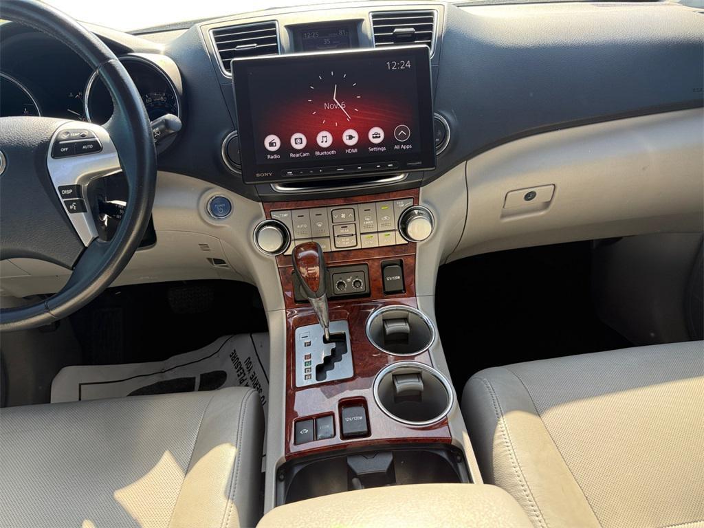 used 2013 Toyota Highlander Hybrid car, priced at $15,995