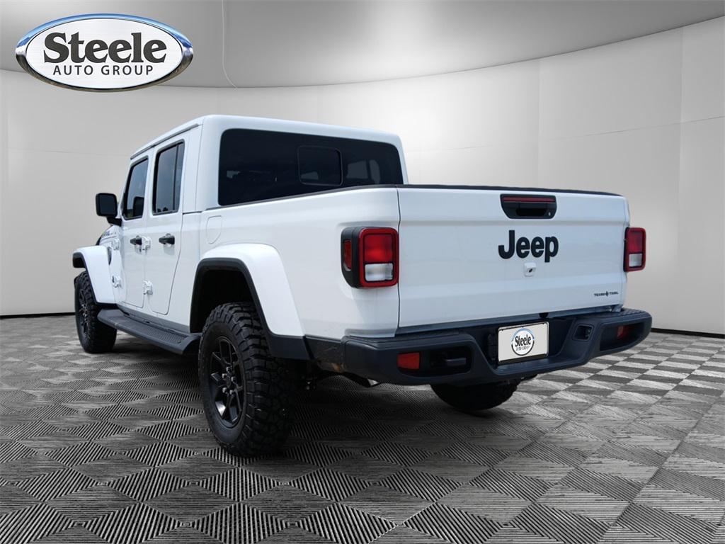 new 2025 Jeep Gladiator car, priced at $43,597
