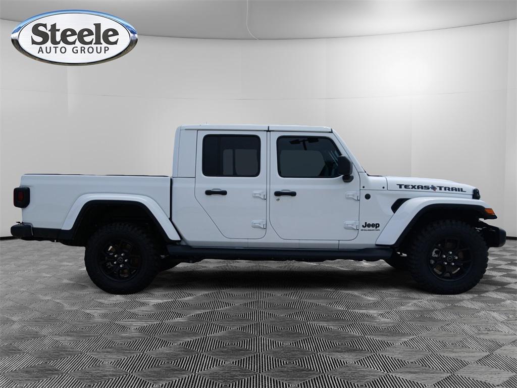 new 2025 Jeep Gladiator car, priced at $43,597