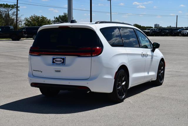 new 2024 Chrysler Pacifica car, priced at $45,745