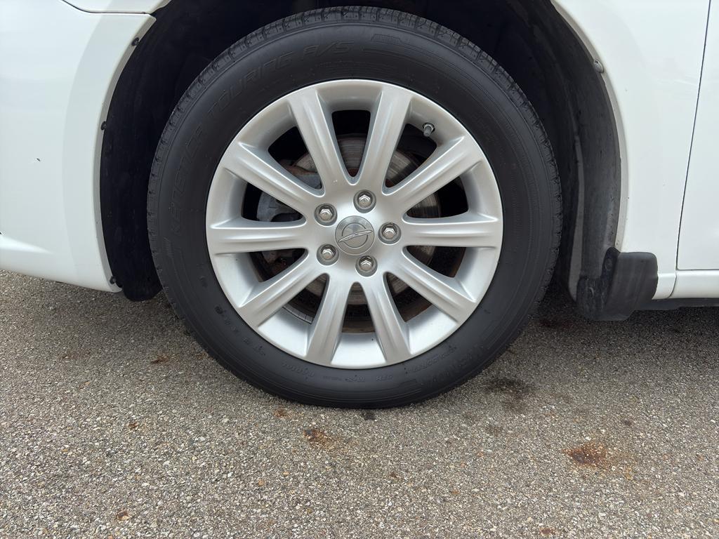 used 2013 Chrysler 200 car, priced at $8,990