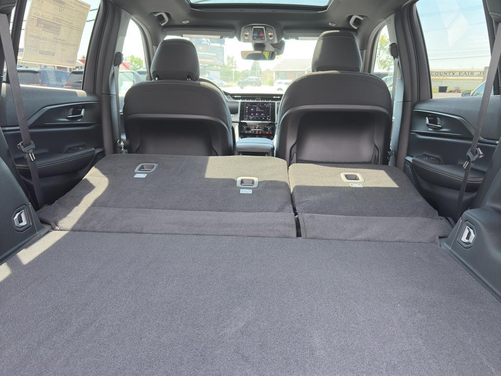 new 2025 Jeep Grand Cherokee car, priced at $45,165