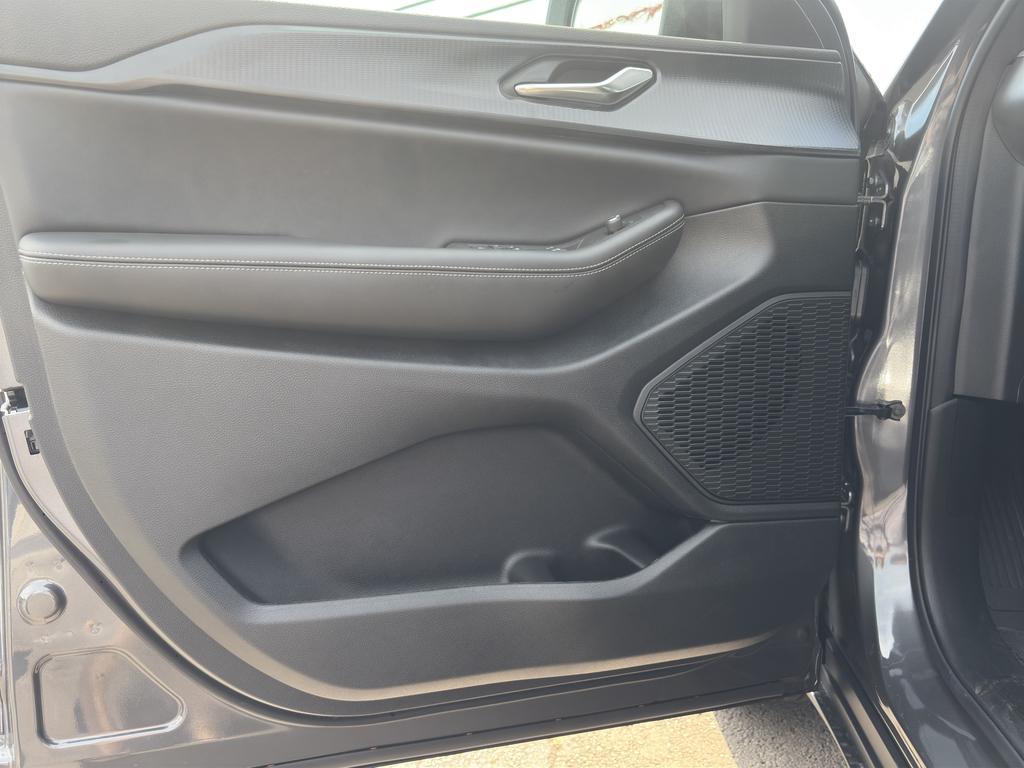 new 2025 Jeep Grand Cherokee car, priced at $45,165