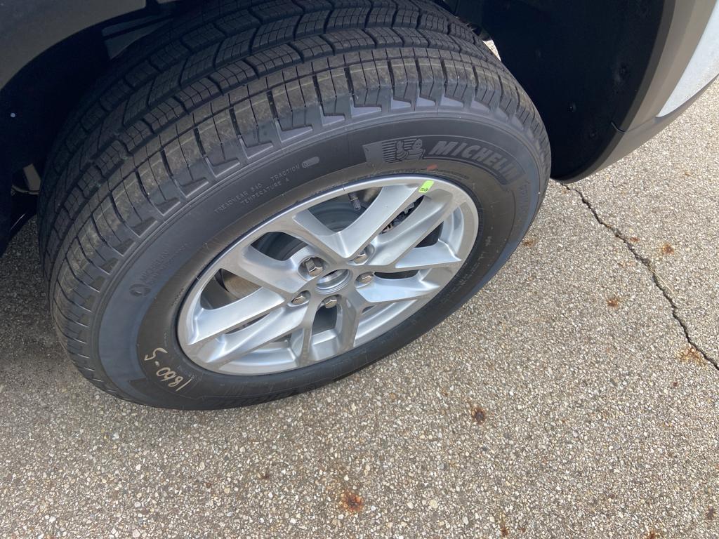 new 2025 Jeep Grand Cherokee car, priced at $42,995