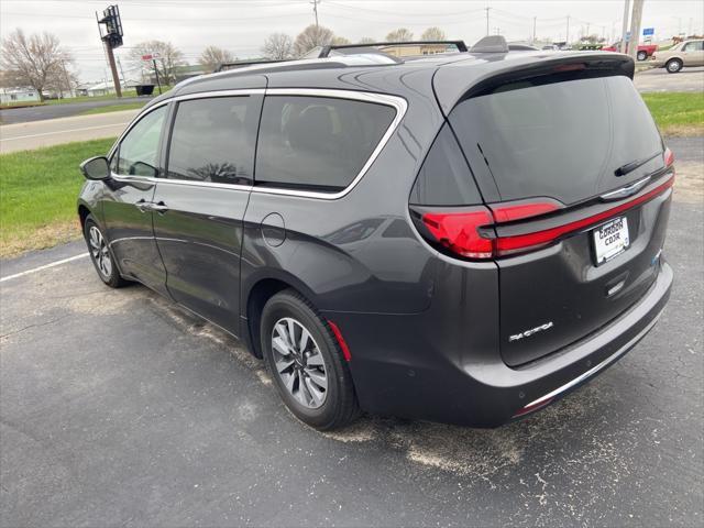 used 2021 Chrysler Pacifica Hybrid car, priced at $20,995