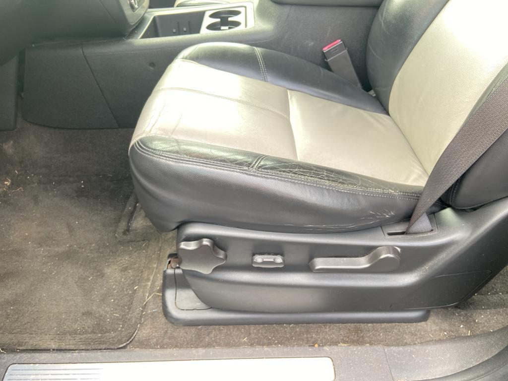 used 2008 Chevrolet Avalanche car, priced at $7,425