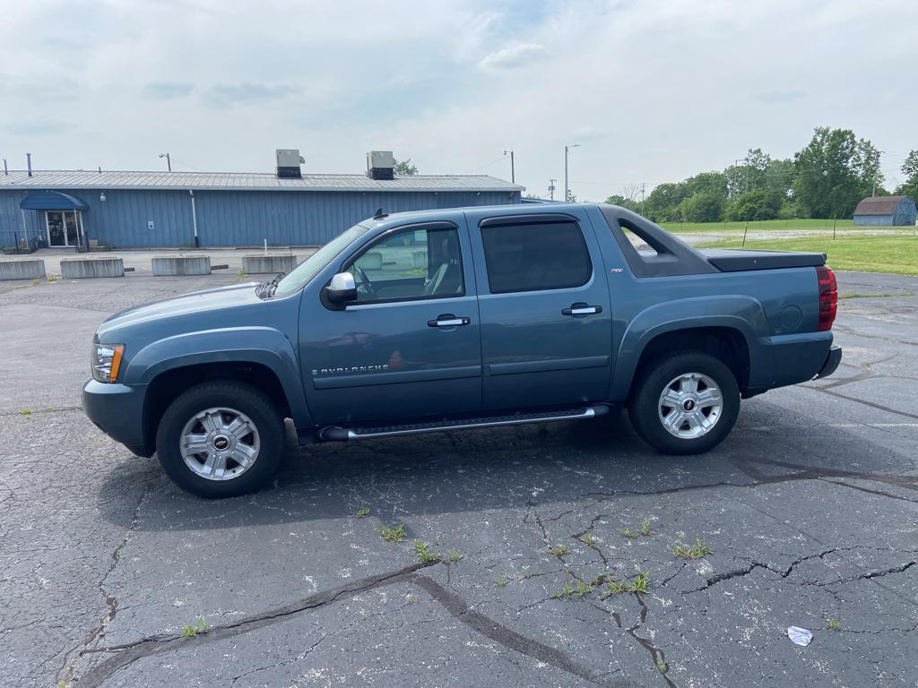 used 2008 Chevrolet Avalanche car, priced at $7,425