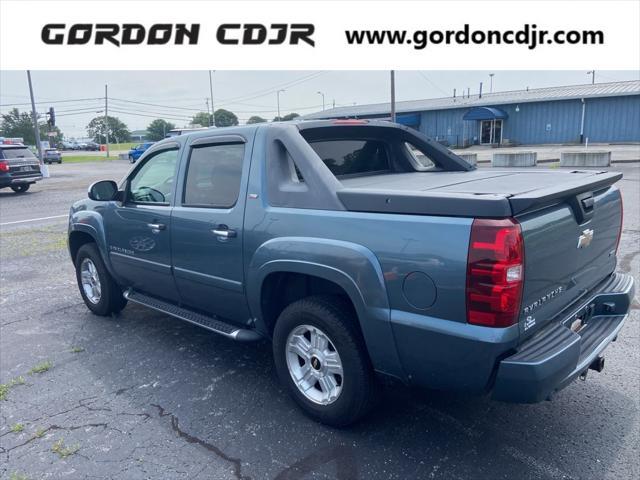 used 2008 Chevrolet Avalanche car, priced at $10,295