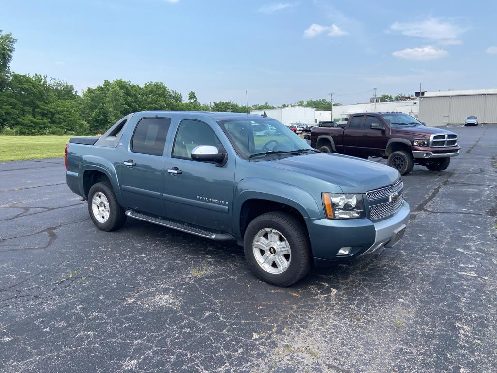 used 2008 Chevrolet Avalanche car, priced at $7,425