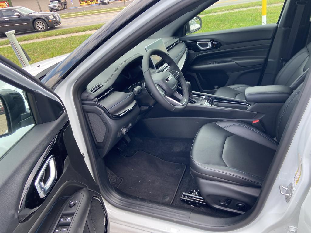 new 2025 Jeep Compass car, priced at $36,587