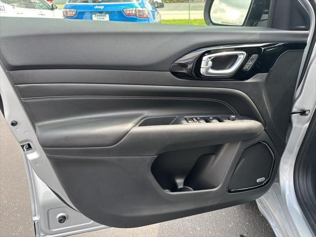 new 2024 Jeep Compass car, priced at $39,195