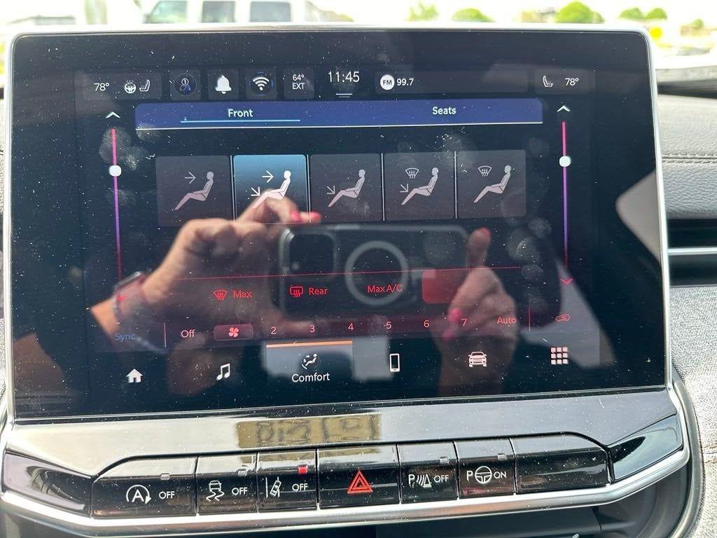 new 2024 Jeep Compass car, priced at $32,995