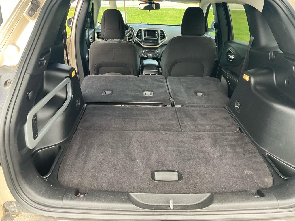 used 2014 Jeep Cherokee car, priced at $12,192