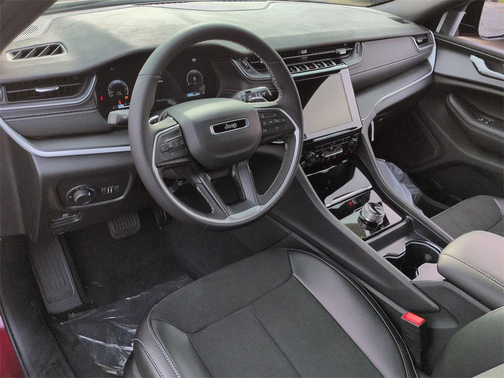 new 2025 Jeep Grand Cherokee car, priced at $44,405