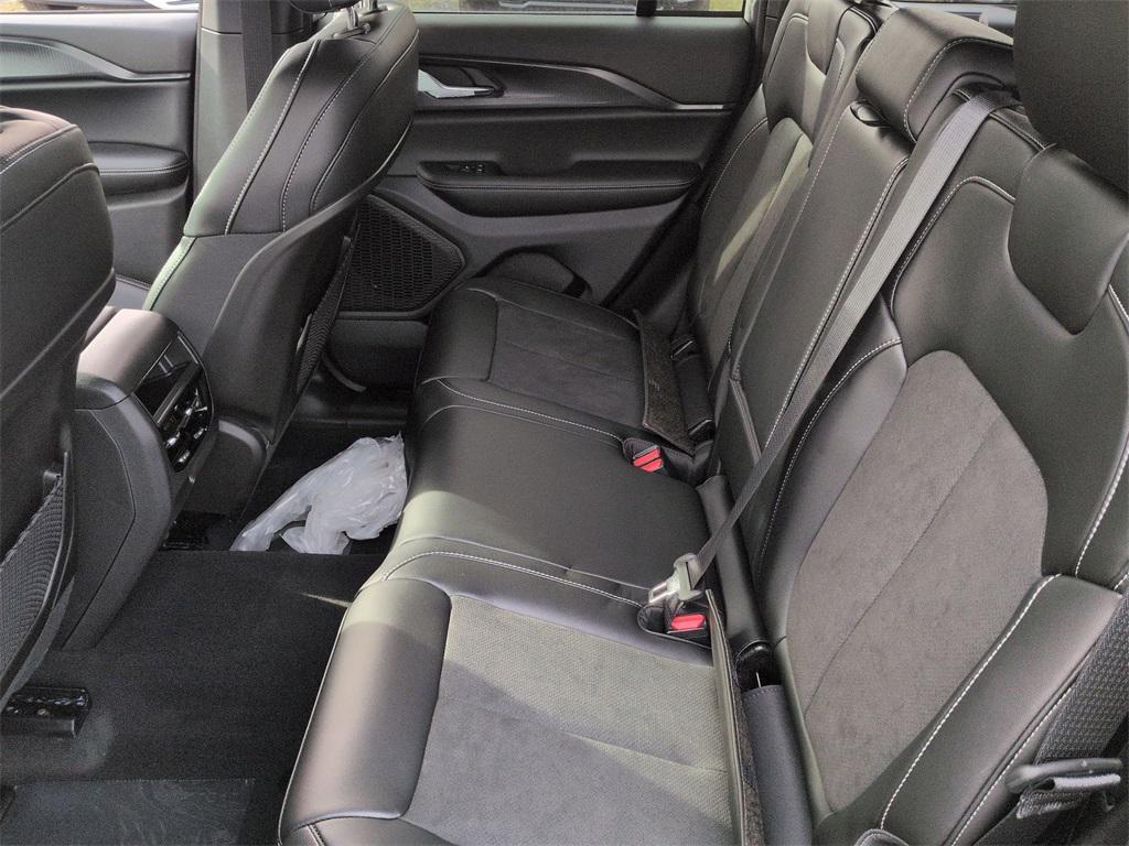 new 2025 Jeep Grand Cherokee car, priced at $44,405