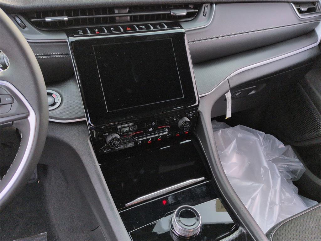 new 2025 Jeep Grand Cherokee car, priced at $44,405