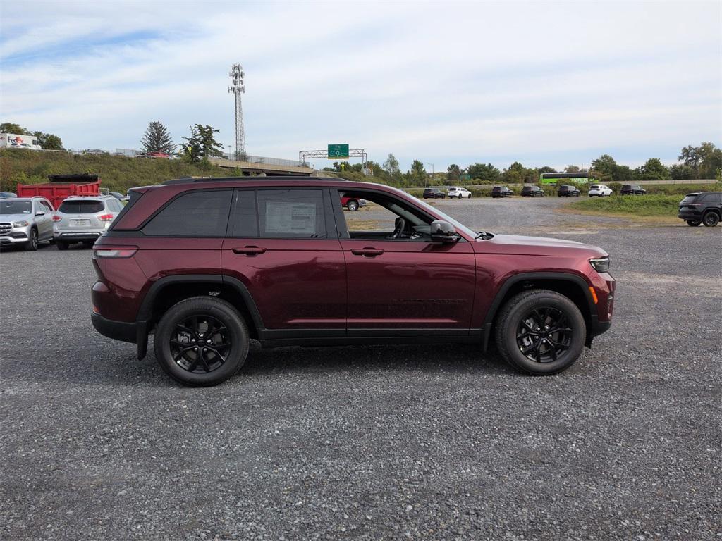 new 2025 Jeep Grand Cherokee car, priced at $44,405