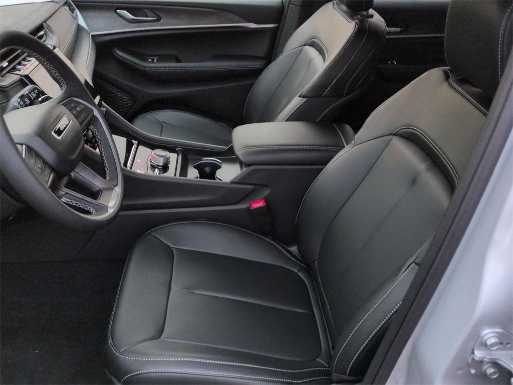 new 2025 Jeep Grand Cherokee car, priced at $48,185