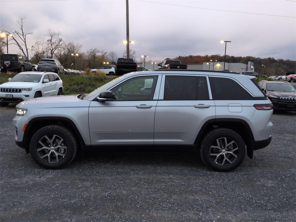 new 2025 Jeep Grand Cherokee car, priced at $48,185