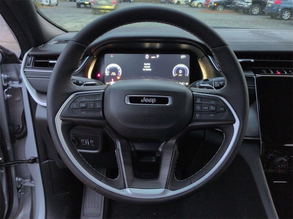 new 2025 Jeep Grand Cherokee car, priced at $48,185