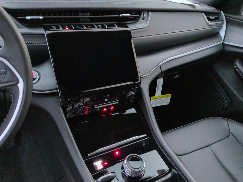 new 2025 Jeep Grand Cherokee car, priced at $48,185