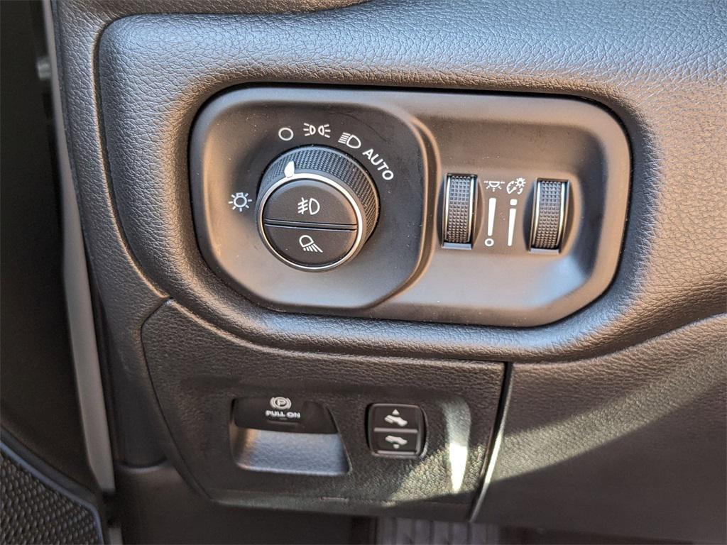 new 2025 Ram 1500 car, priced at $71,870