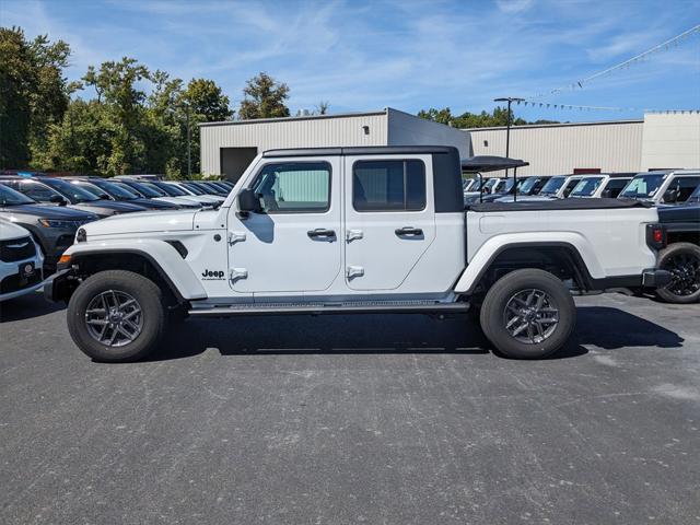 new 2024 Jeep Gladiator car, priced at $44,202