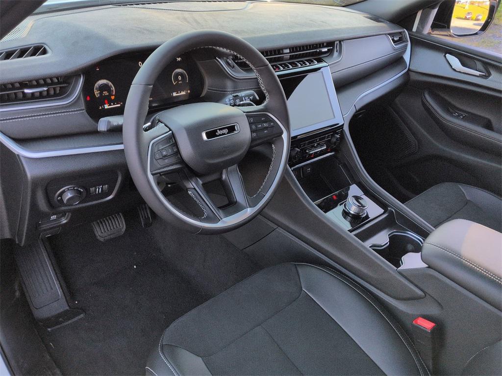 new 2025 Jeep Grand Cherokee car, priced at $44,310