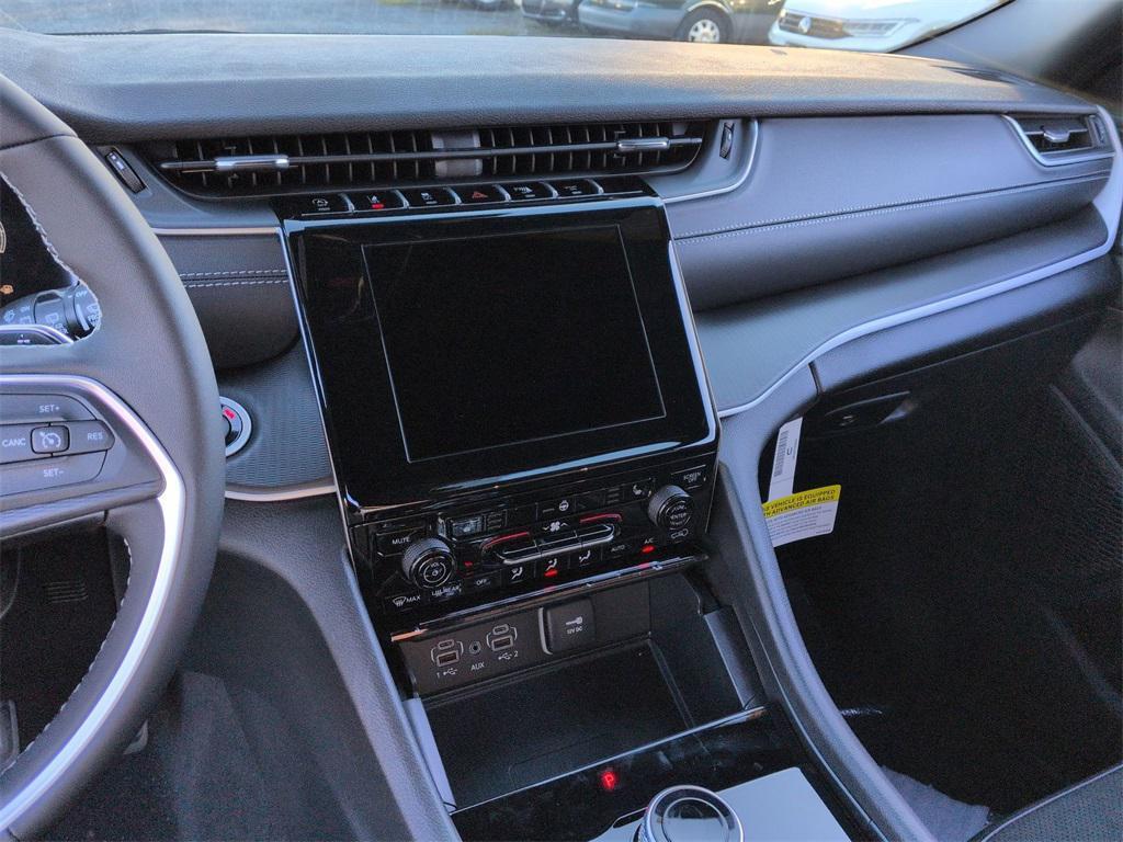 new 2025 Jeep Grand Cherokee car, priced at $44,310