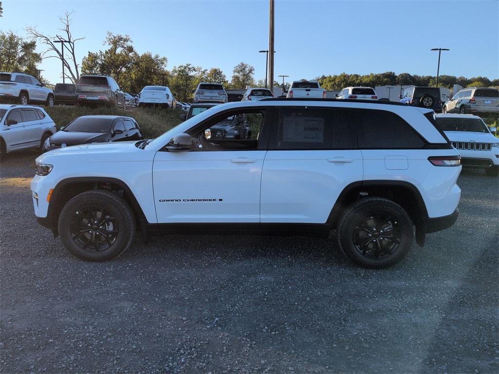 new 2025 Jeep Grand Cherokee car, priced at $44,310