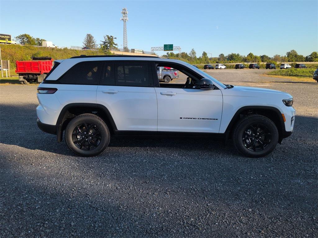 new 2025 Jeep Grand Cherokee car, priced at $44,310