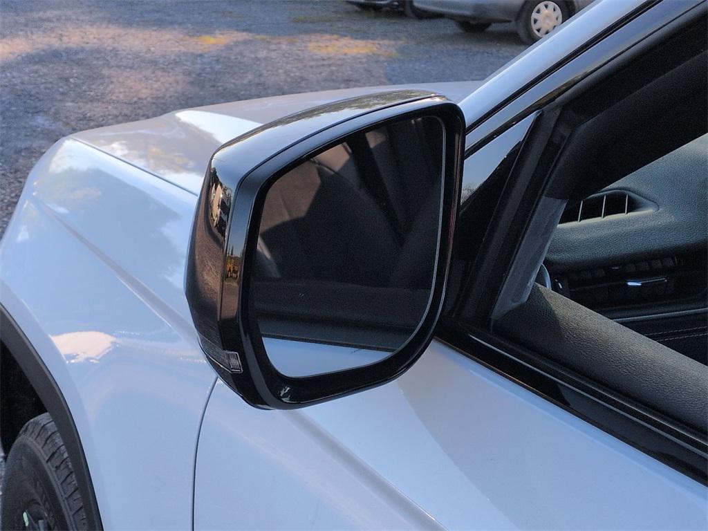 new 2025 Jeep Grand Cherokee car, priced at $44,310