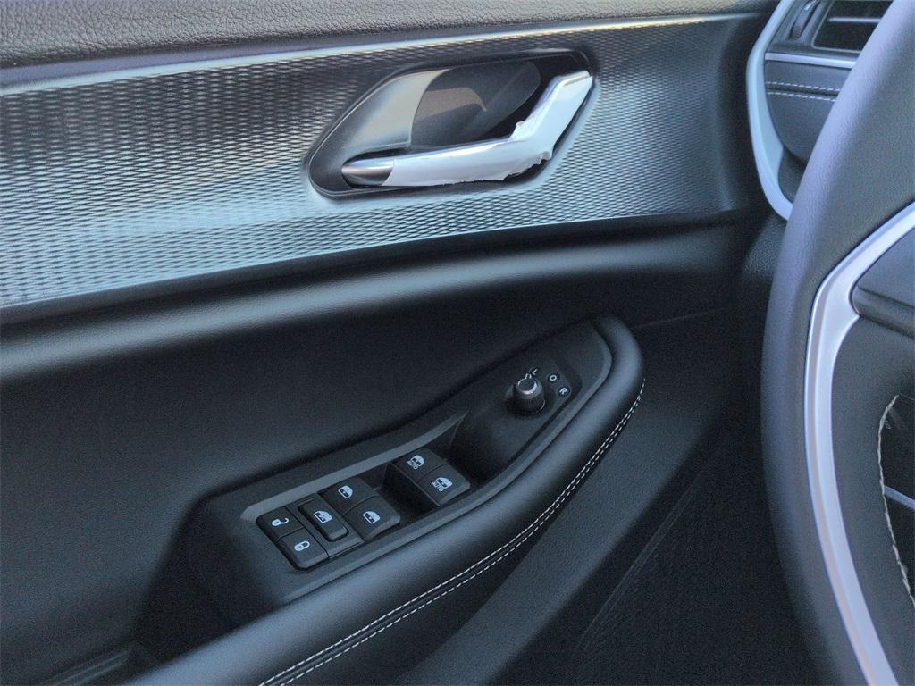 new 2025 Jeep Grand Cherokee car, priced at $44,310