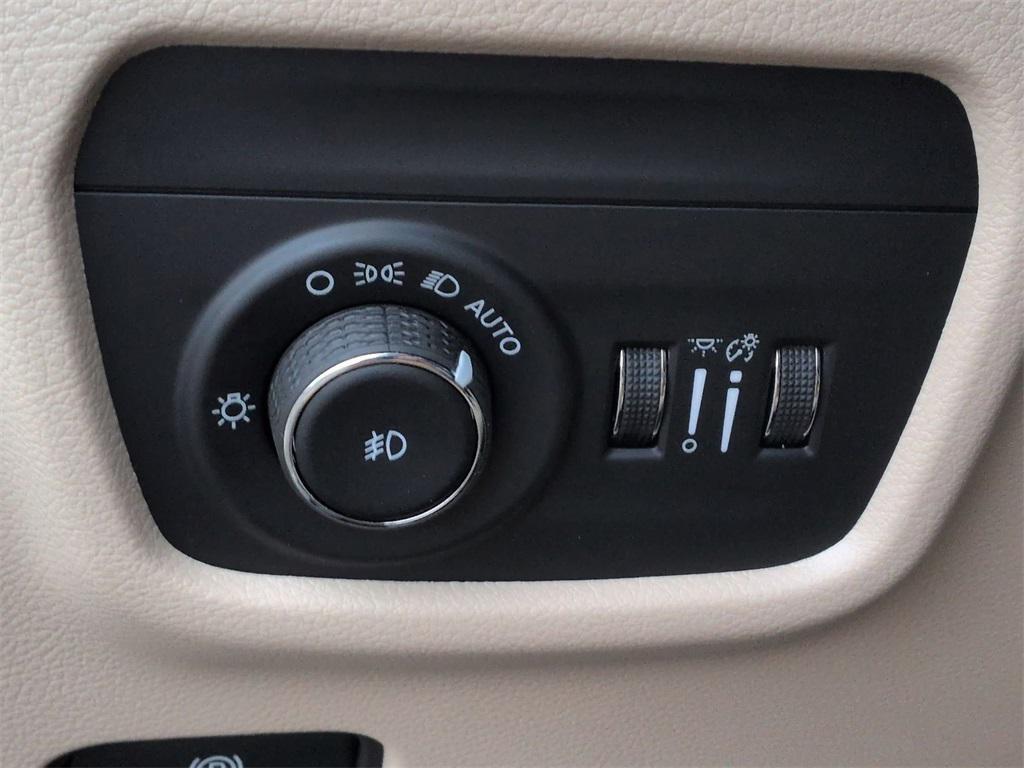 new 2025 Jeep Grand Cherokee L car, priced at $49,720