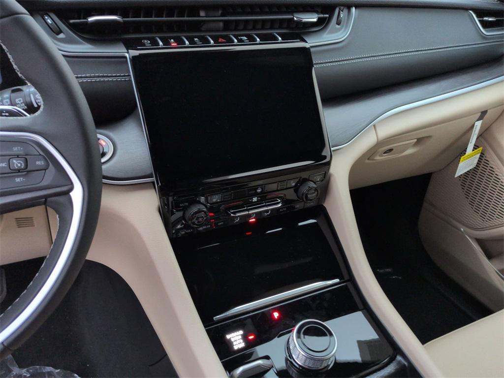 new 2025 Jeep Grand Cherokee L car, priced at $49,720