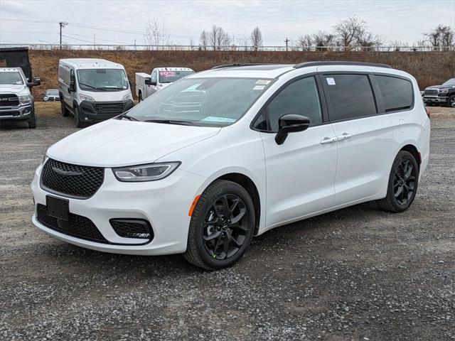 new 2024 Chrysler Pacifica car, priced at $55,710