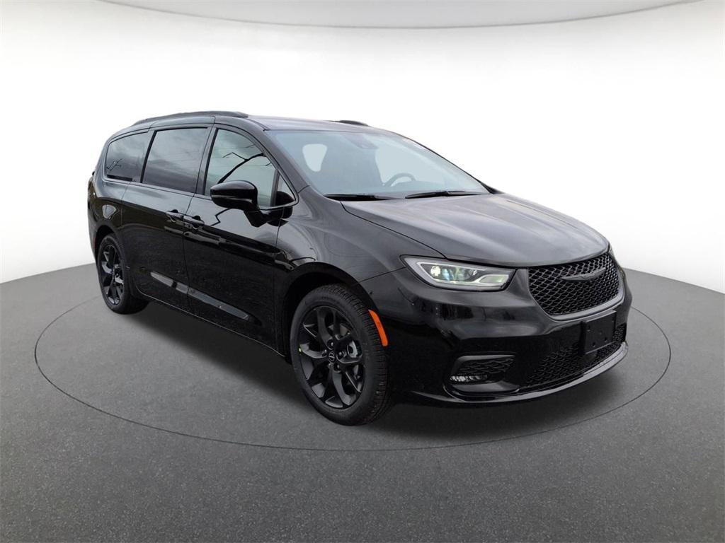 new 2026 Chrysler Pacifica car, priced at $44,610