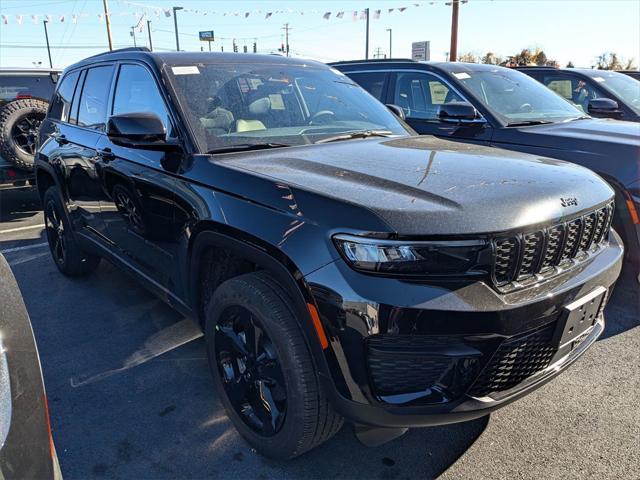 new 2025 Jeep Grand Cherokee car, priced at $48,175