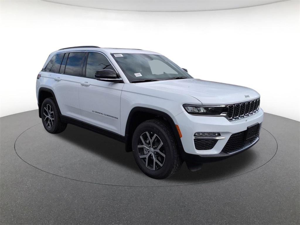 new 2025 Jeep Grand Cherokee car, priced at $47,590
