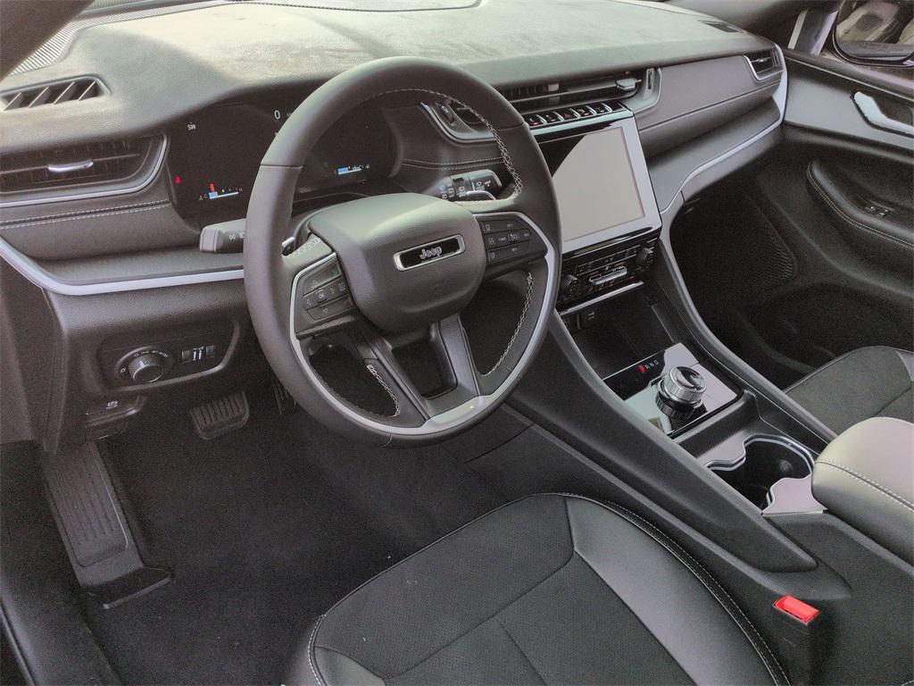 new 2025 Jeep Grand Cherokee car