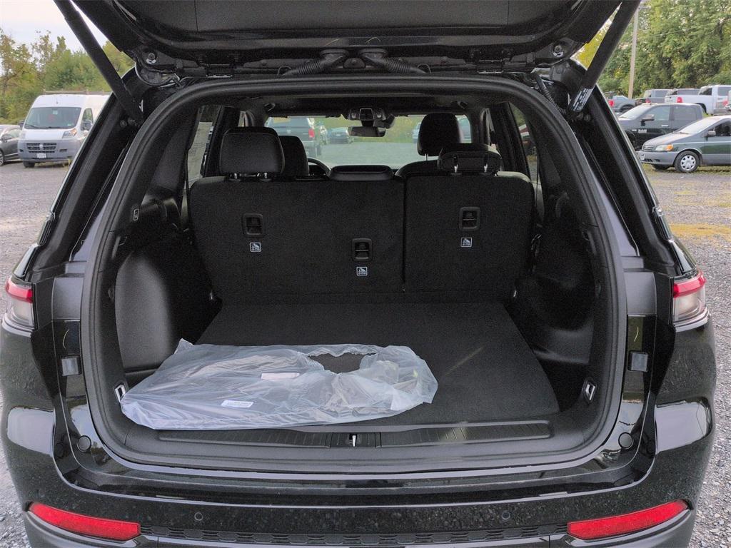 new 2025 Jeep Grand Cherokee car