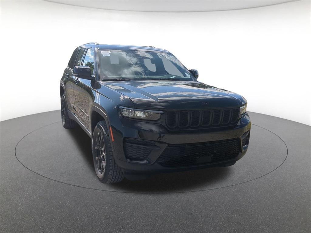 new 2025 Jeep Grand Cherokee car, priced at $42,405