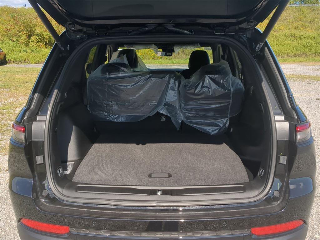 new 2025 Jeep Grand Cherokee car, priced at $42,405