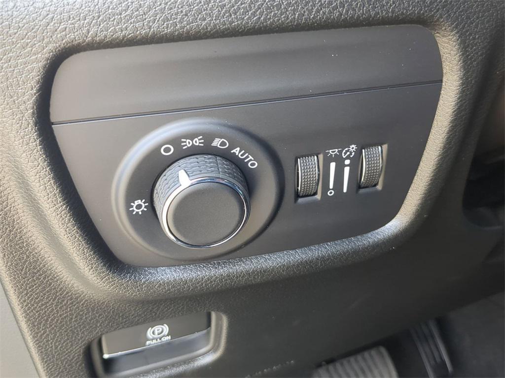 new 2025 Jeep Grand Cherokee car, priced at $42,405