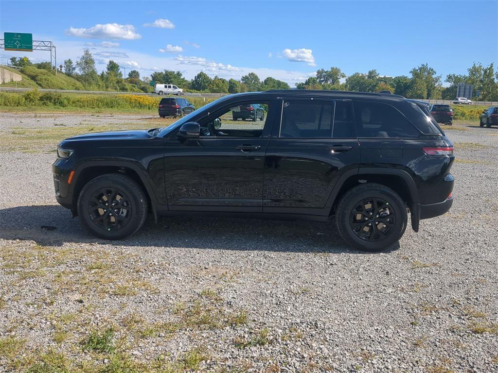 new 2025 Jeep Grand Cherokee car, priced at $42,405