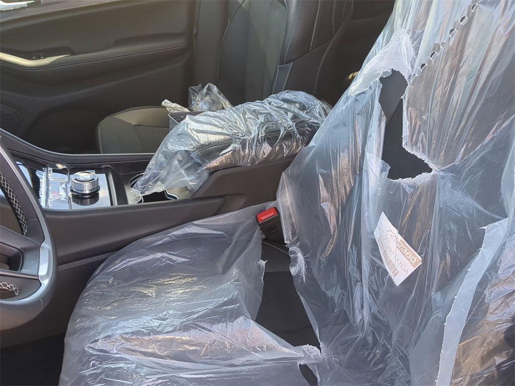 new 2025 Jeep Grand Cherokee car, priced at $42,405