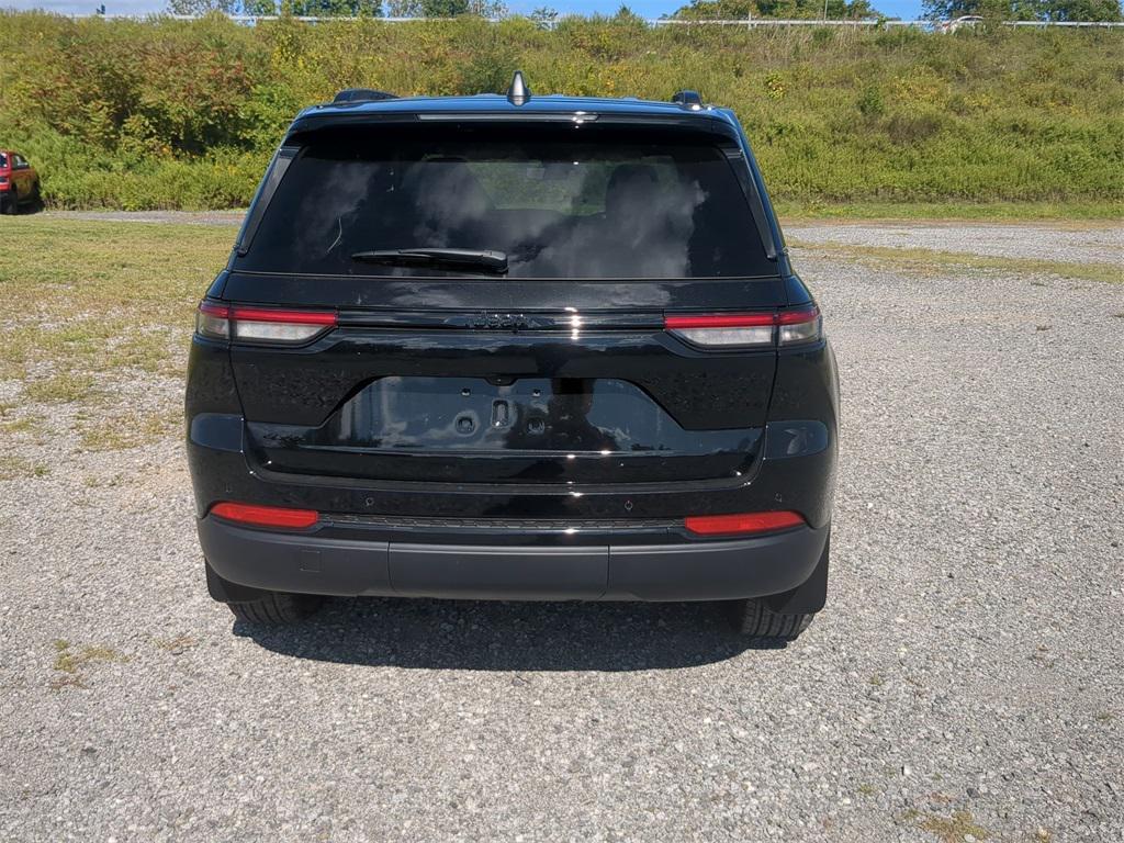 new 2025 Jeep Grand Cherokee car, priced at $42,405