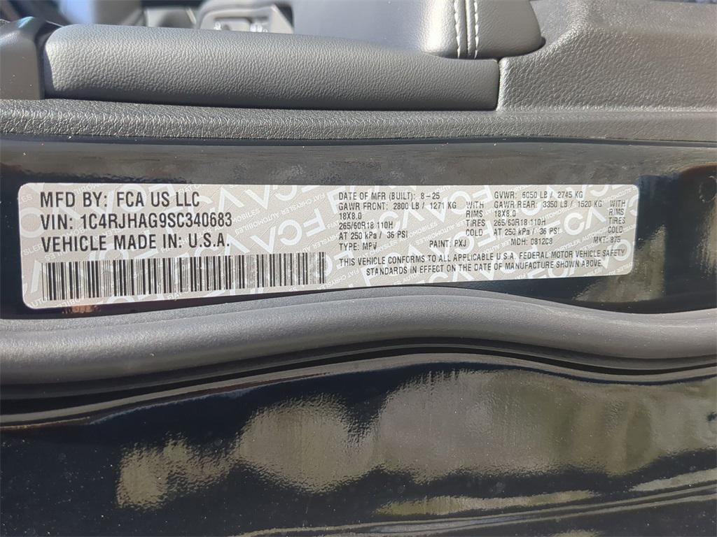 new 2025 Jeep Grand Cherokee car, priced at $42,405