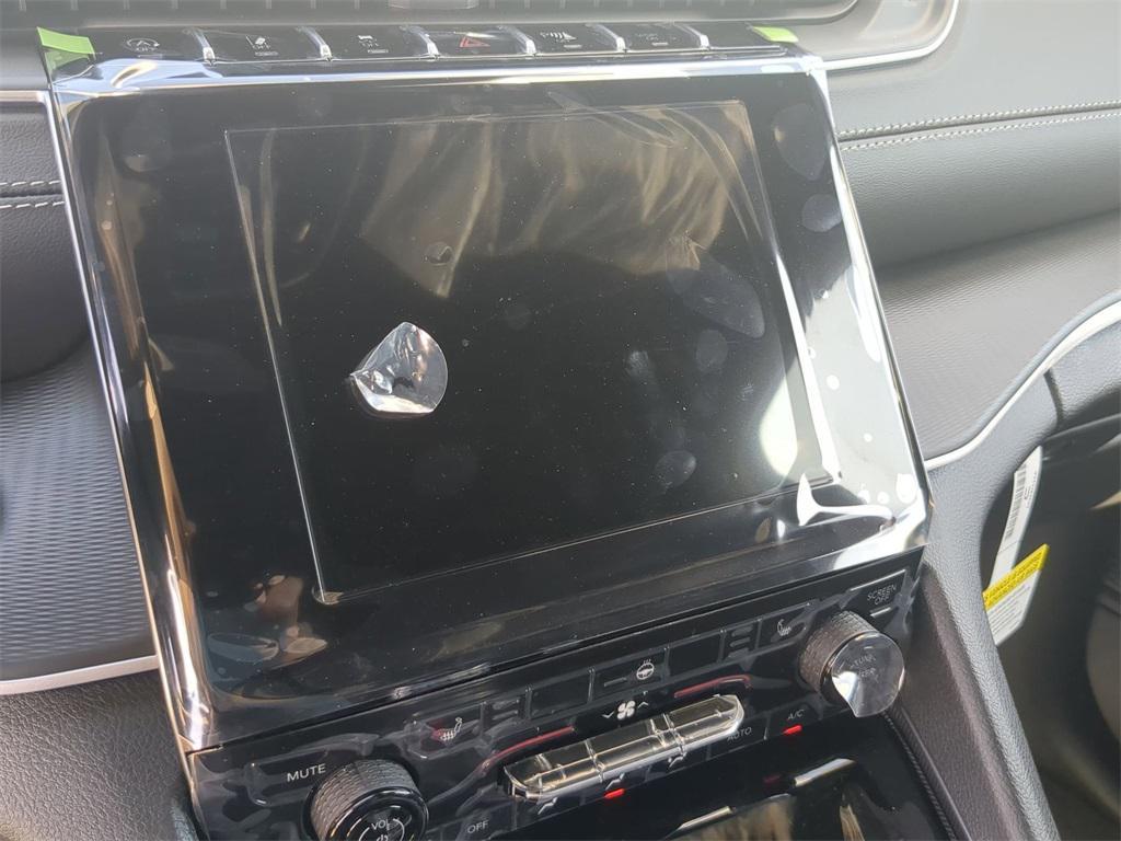 new 2025 Jeep Grand Cherokee car, priced at $42,405